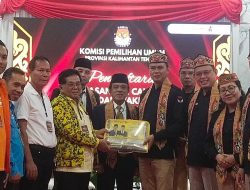 Abdul Razak dan Sri Suwanto Jadi Paslon Pertama Daftar di KPU Kalteng