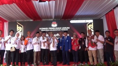 Agustiar dan Edy Pratowo Daftar Sebagai Paslon Kedua di KPU Kalteng