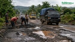 Ilustrasi jalan rusak di daerah dalam sorotan program Inpres Jalan Daerah 2026