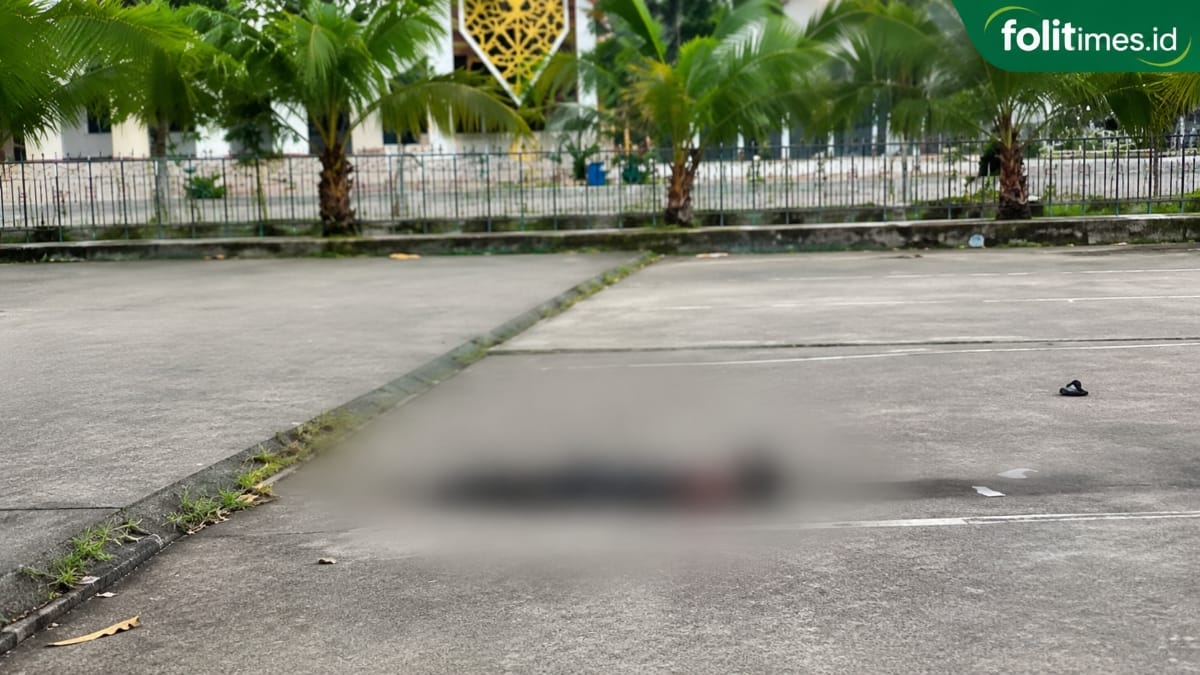 Menara Masjid Raya Darussalam Palangka Raya tempat seorang pelajar dilaporkan jatuh dan meninggal dunia.