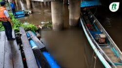 suasana bawah dermaga di kawasan Pasar PPM Sampit, Kabupaten Kotawaringin Timur, lokasi penemuan sesosok mayat tanpa identitas di Sungai Mentaya, Minggu (2862026).