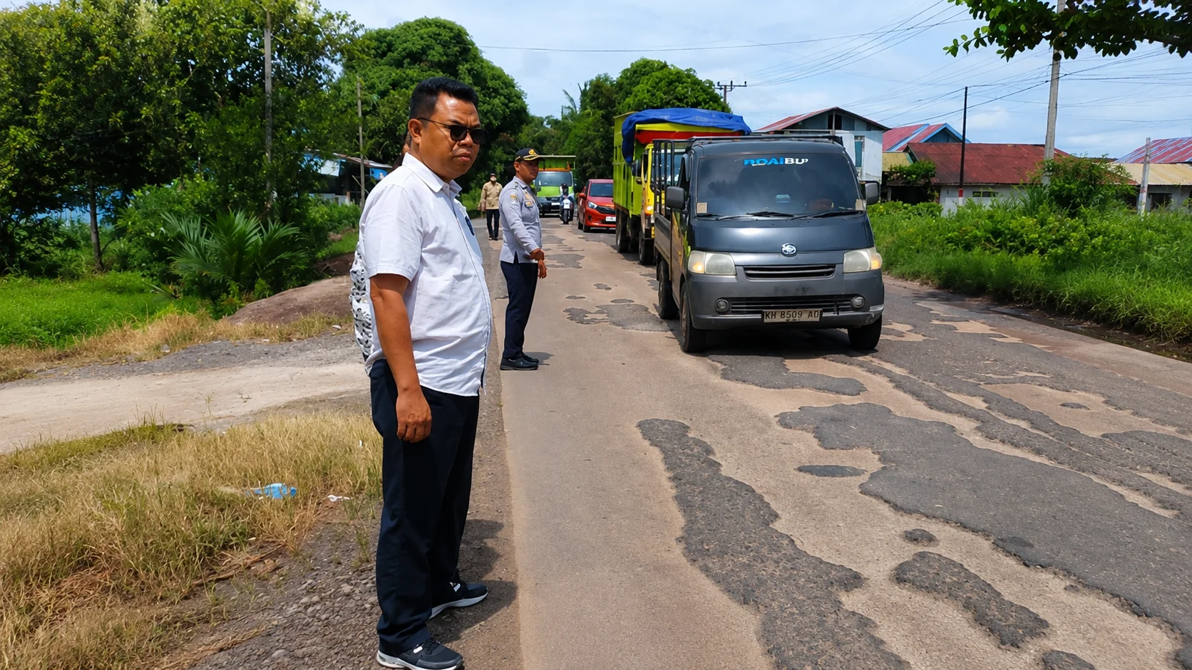 Kondisi ruas Jalan HM Arsyad di Kotawaringin Timur dipenuhi lubang