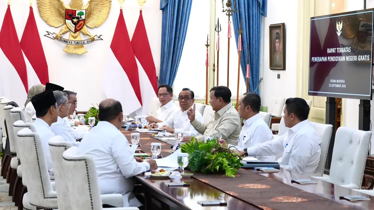 Presiden Prabowo memimpin rapat terbatas mengenai pendidikan gratis