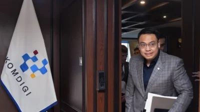 Wakil Menteri Komdigi Angga Raka Prabowo menjelaskan hoaks pemadaman internet