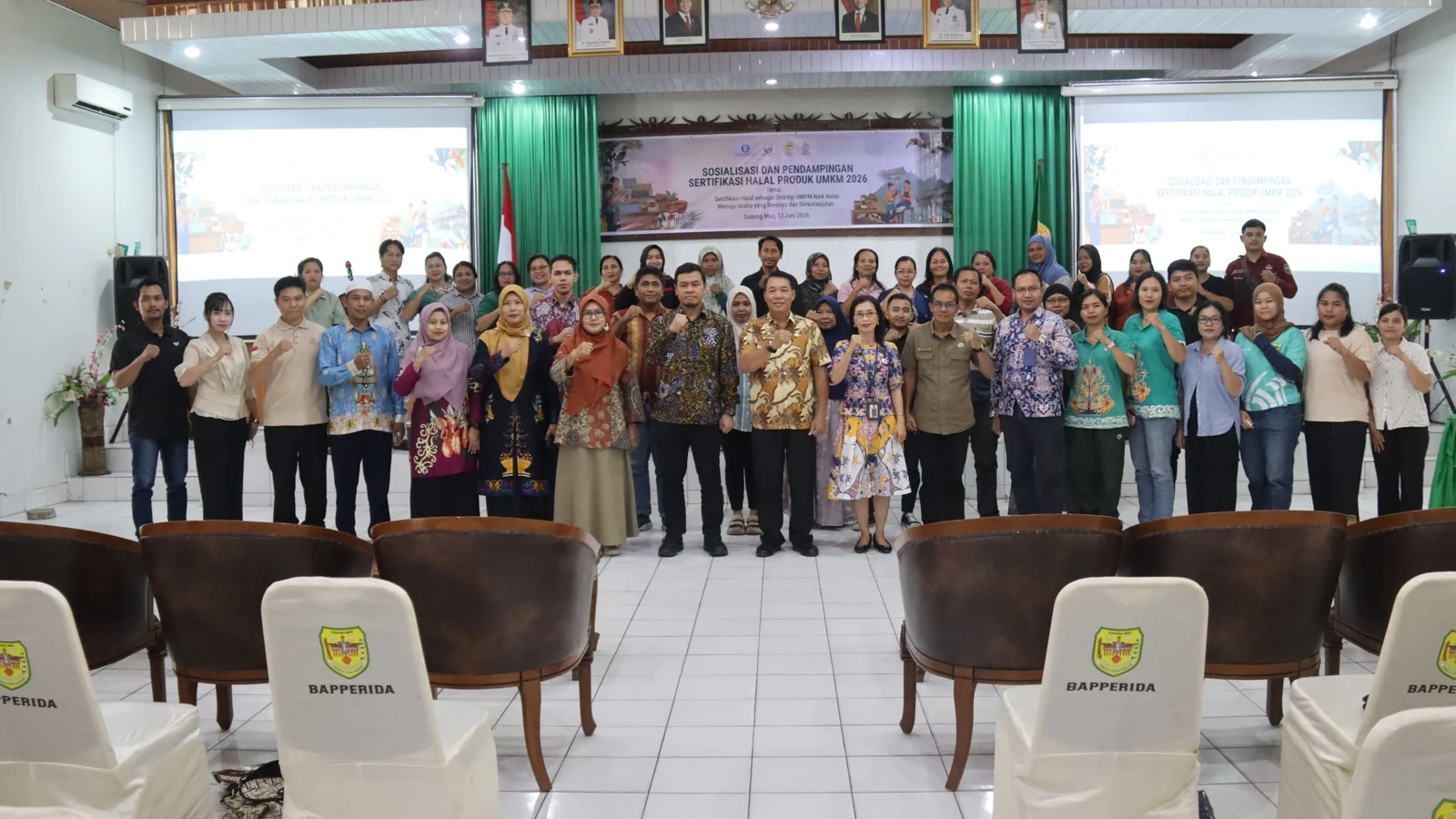 Dokumentasi kegiatan fasilitasi sertifikasi halal UMKM Gunung Mas, 13 Juni 2026.